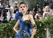 7 Beauty Looks Terbaik Para Superstar di Met Gala 2024, Siapa Favoritmu?