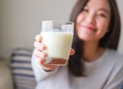 5 Manfaat Minum Segelas Susu Sebelum Tidur untuk Orang Dewasa, Yuk Kamu Bisa Lakukan!