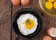 Favorit Sejuta Umat, Ini 5 Kesalahan Masak Telur yang Bikin Nutrisinya Hilang dan Nggak Diet Friendly!