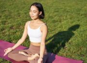 7 Gerakan Yoga Simple Ini Mampu Menenangkan Pikiranmu dan Menghilangkan Stres